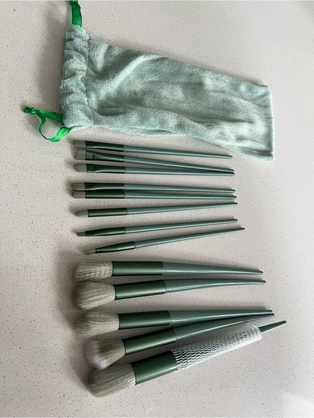 13 pcs Makeup Brush Set With Pouch - NWT - Picture 5 of 11